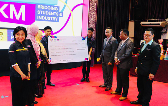 FSKM UiTM Sabah Lonjak Kemahiran Pelajar dengan Server Bernilai RM2.2 Juta dari JUPEM