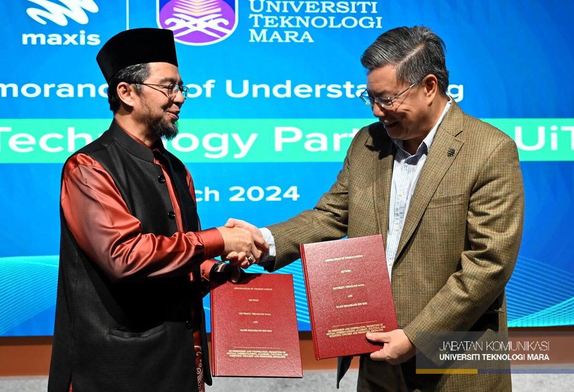 MoU Exchange Ceremony between UiTM and Maxis Broadband Sdn Bhd