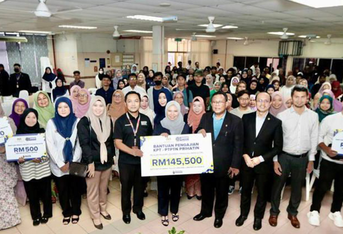 291 Mahasiswa UiTM Terima Bantuan Pengajian KPT-PTPTN Prihatin