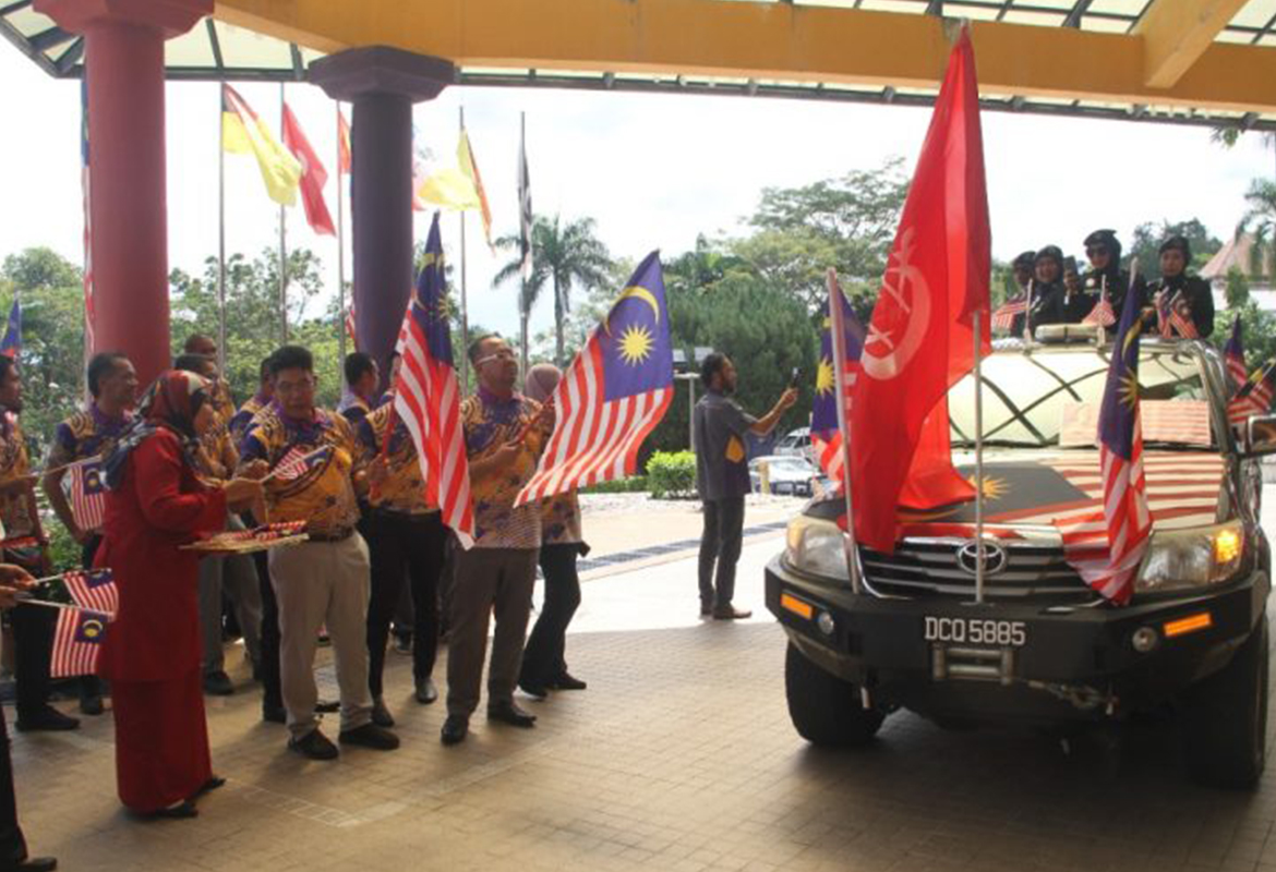 Majlis Penyerahan Bendera Kontinjen UiTM Cawangan Kelantan ke Karnival Sukan Staf (KARiSTA) dan Pelancaran Bulan Kemerdekaan UiTM Cawangan Kelantan 2022