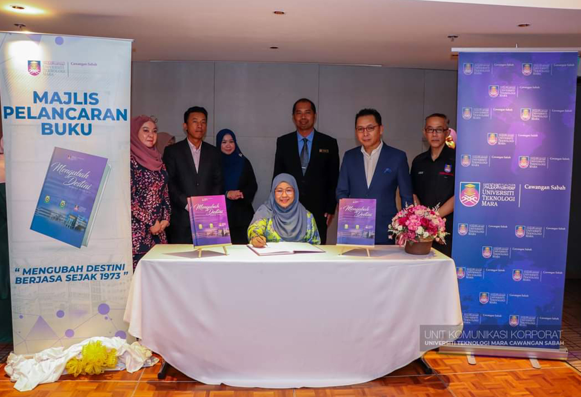 Majlis Pelancaran Buku UiTM Cawangan Sabah, Mengubah Destini Berjasa Sejak 1973