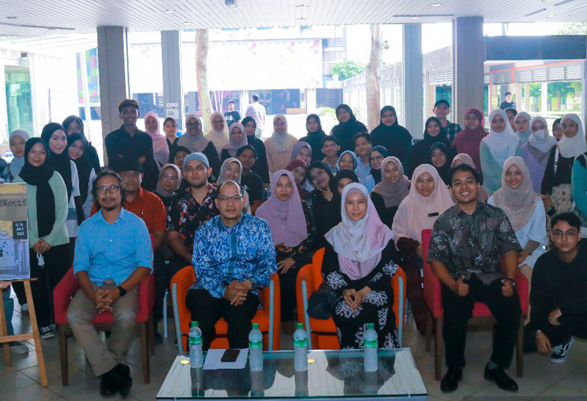 Jadikan Perpustakaan "Rumah Kedua" Mahasiswa