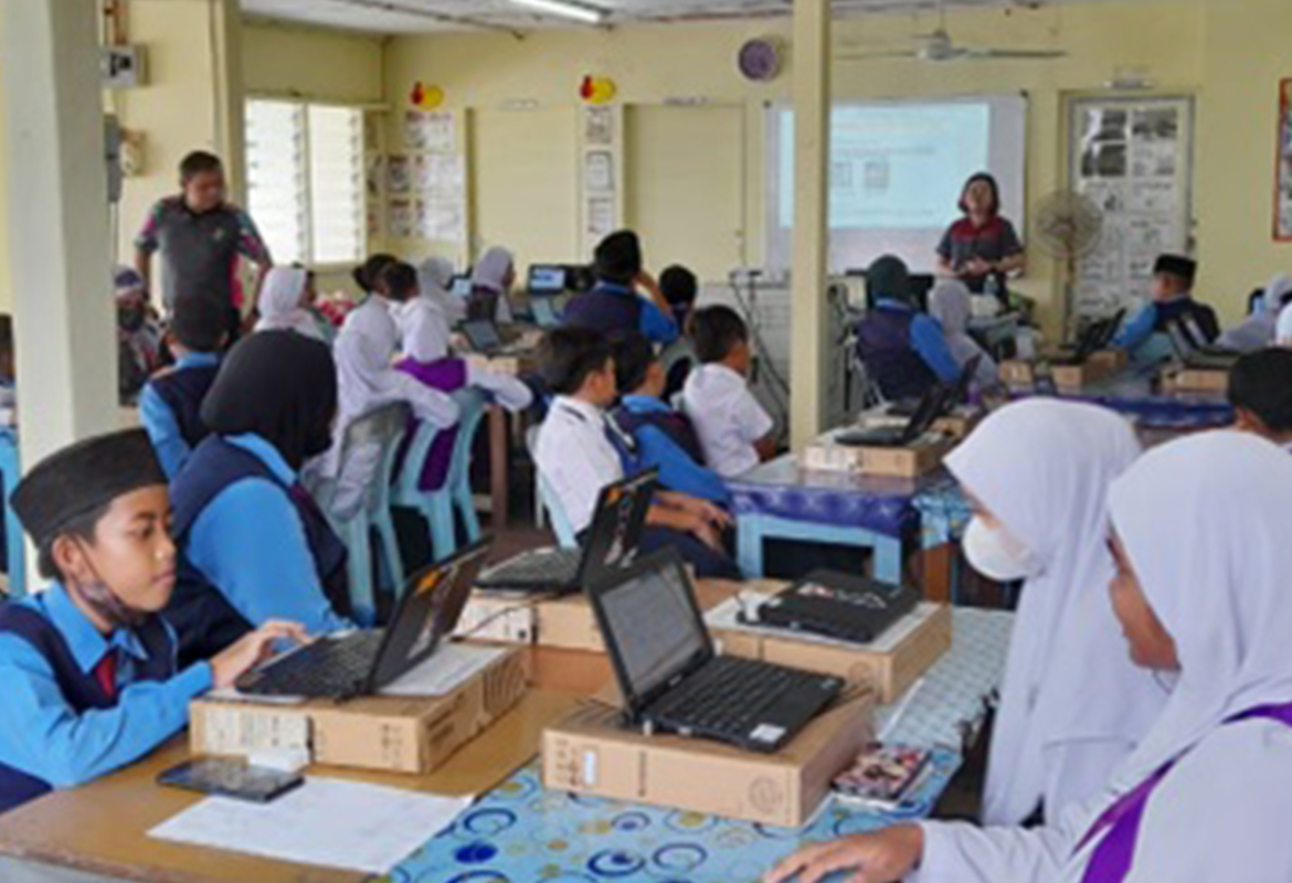 Program Komuniti ICT Di Kampung Senau, Oya, Mukah