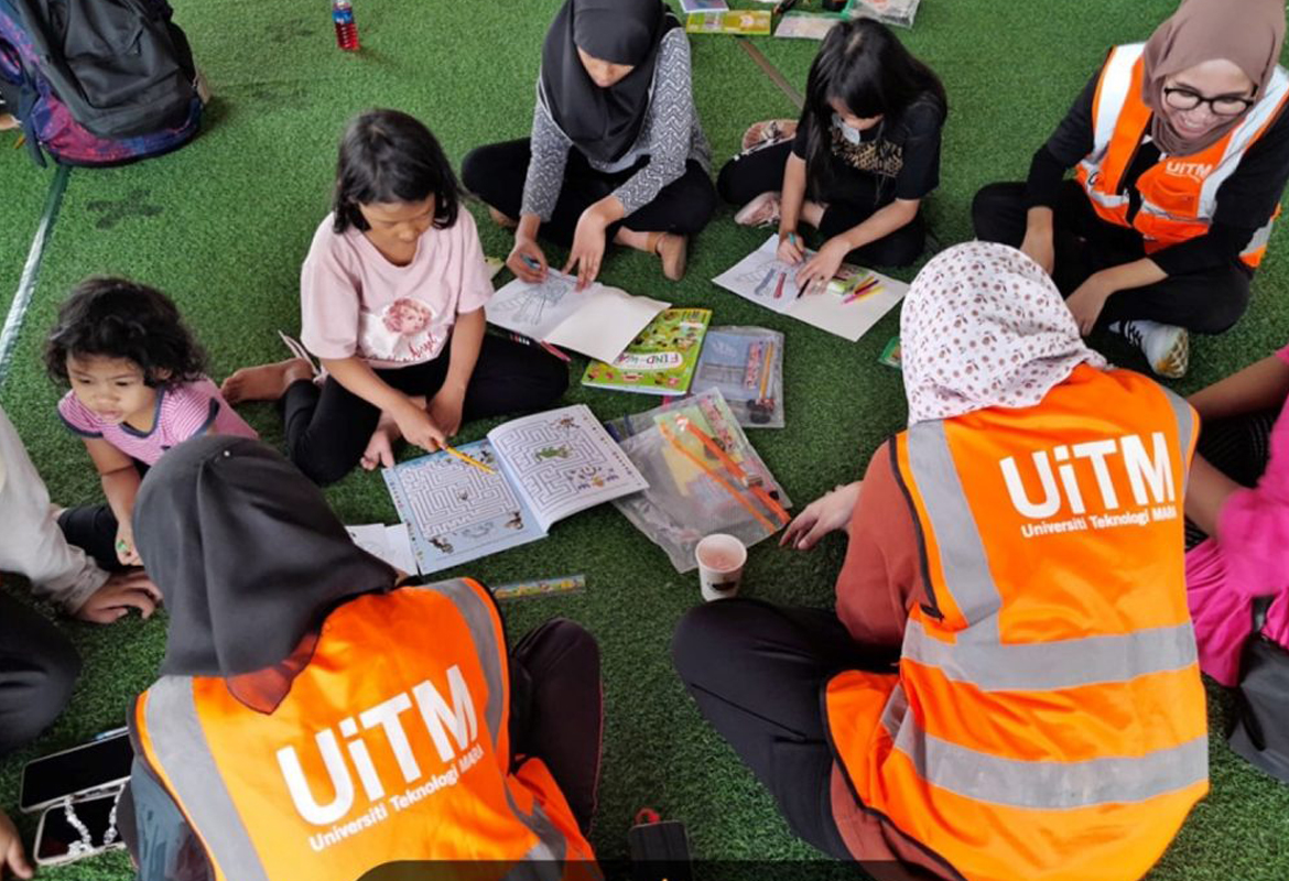 UCS Prihatin: Briged Sukarelawan Bantu Mangsa Banjir Di PPS SK Sungai Binjai, Klang